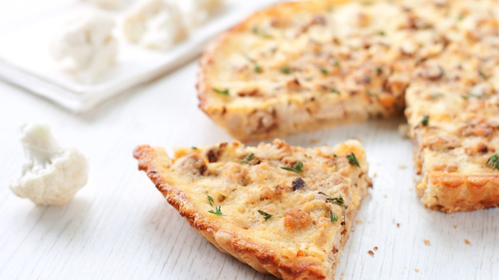 quiche chou-fleur, lardons et oignons