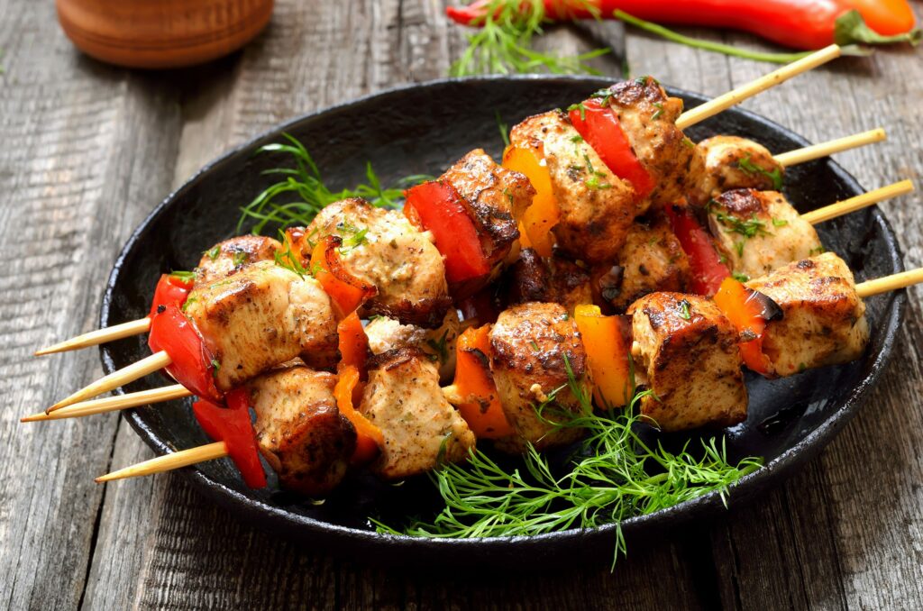 brochette de poulet et poivrons