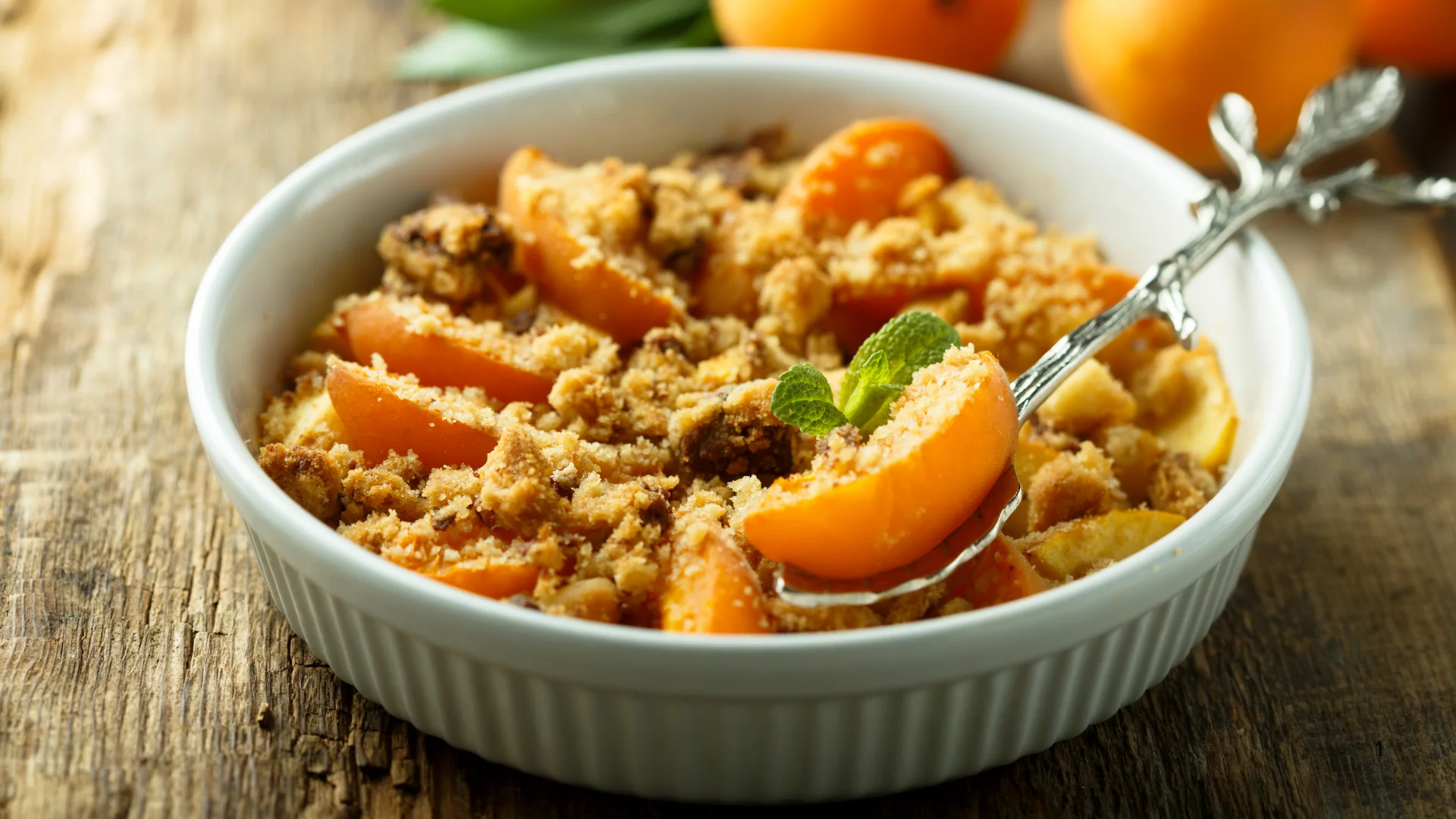 Crumble nectarine, abricot et speculoos